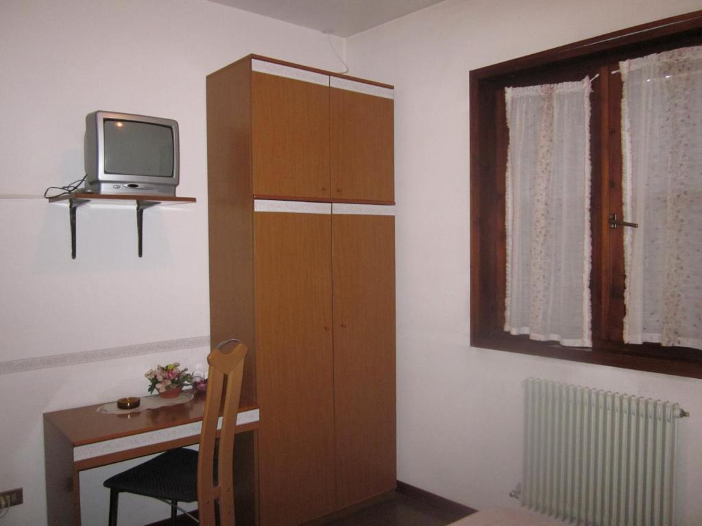 Albergo Leon Bianco Moggio Udinese Room photo